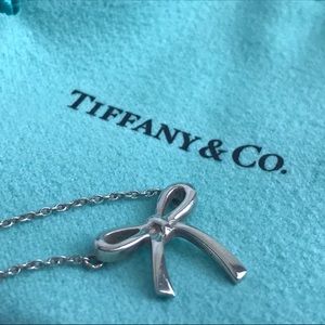 Tiffany & Co. Bow pendant